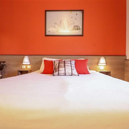 Ace Hotel Travel Athee Sur Cher Bagian luar foto