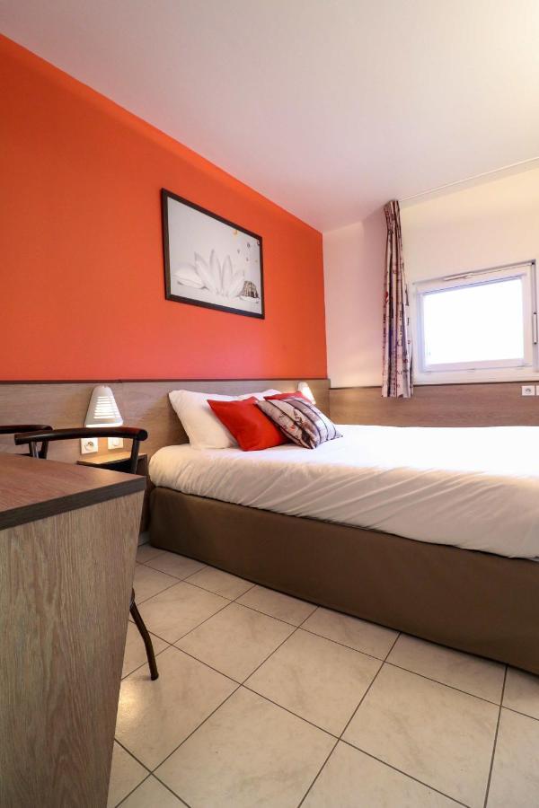Ace Hotel Travel Athee Sur Cher Bagian luar foto