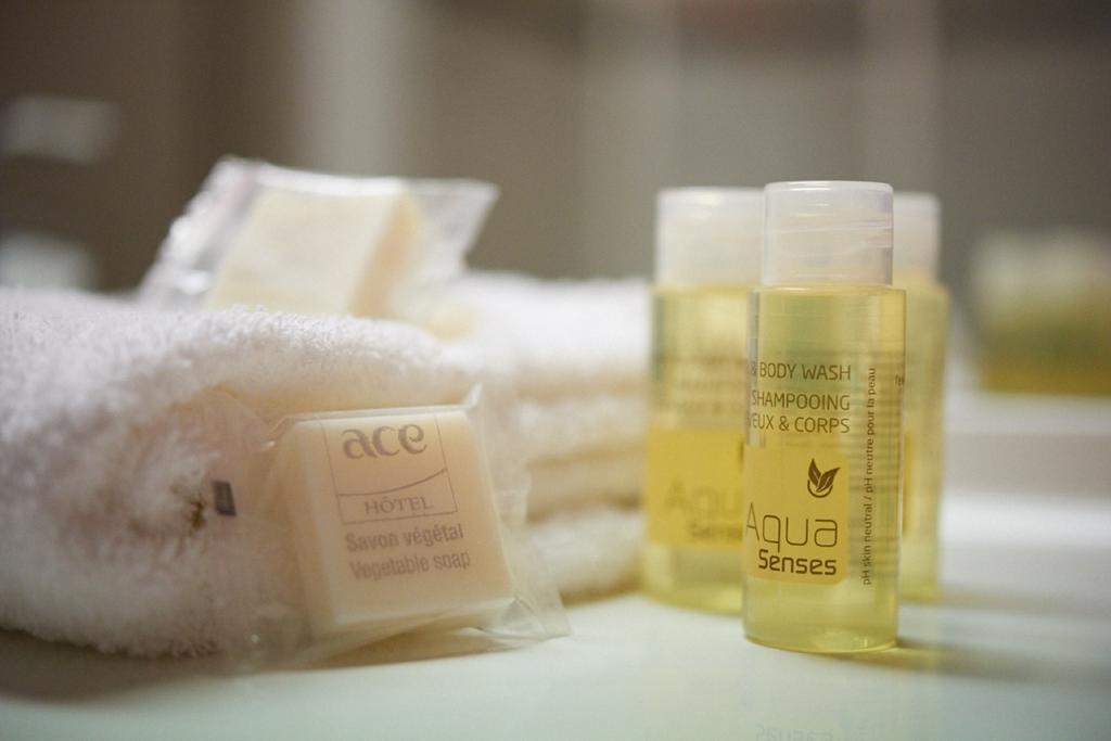 Ace Hotel Travel Athee Sur Cher Bagian luar foto